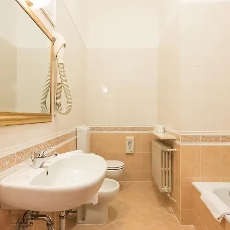 酒店 巴塞利亚酒店 3*