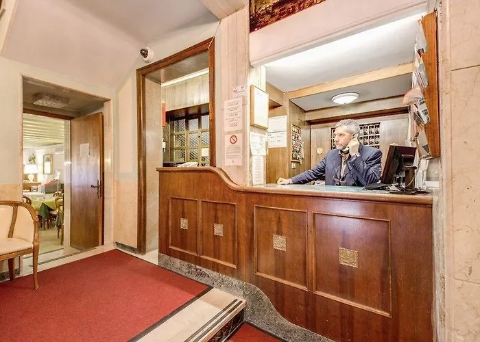 巴塞利亚酒店 3*