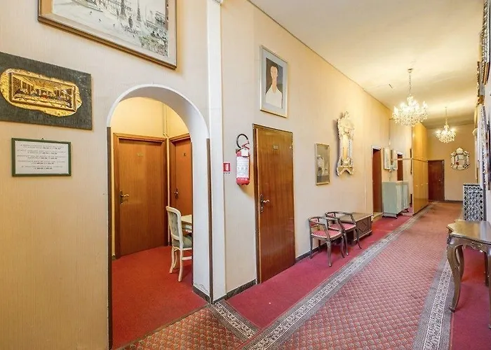 巴塞利亚酒店 3*